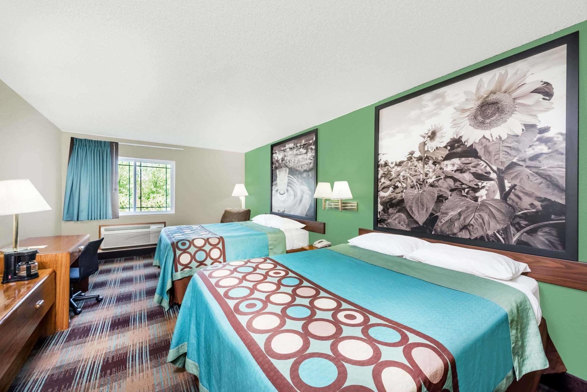 Super 8 By Wyndham Parsons Motel ภายนอก รูปภาพ