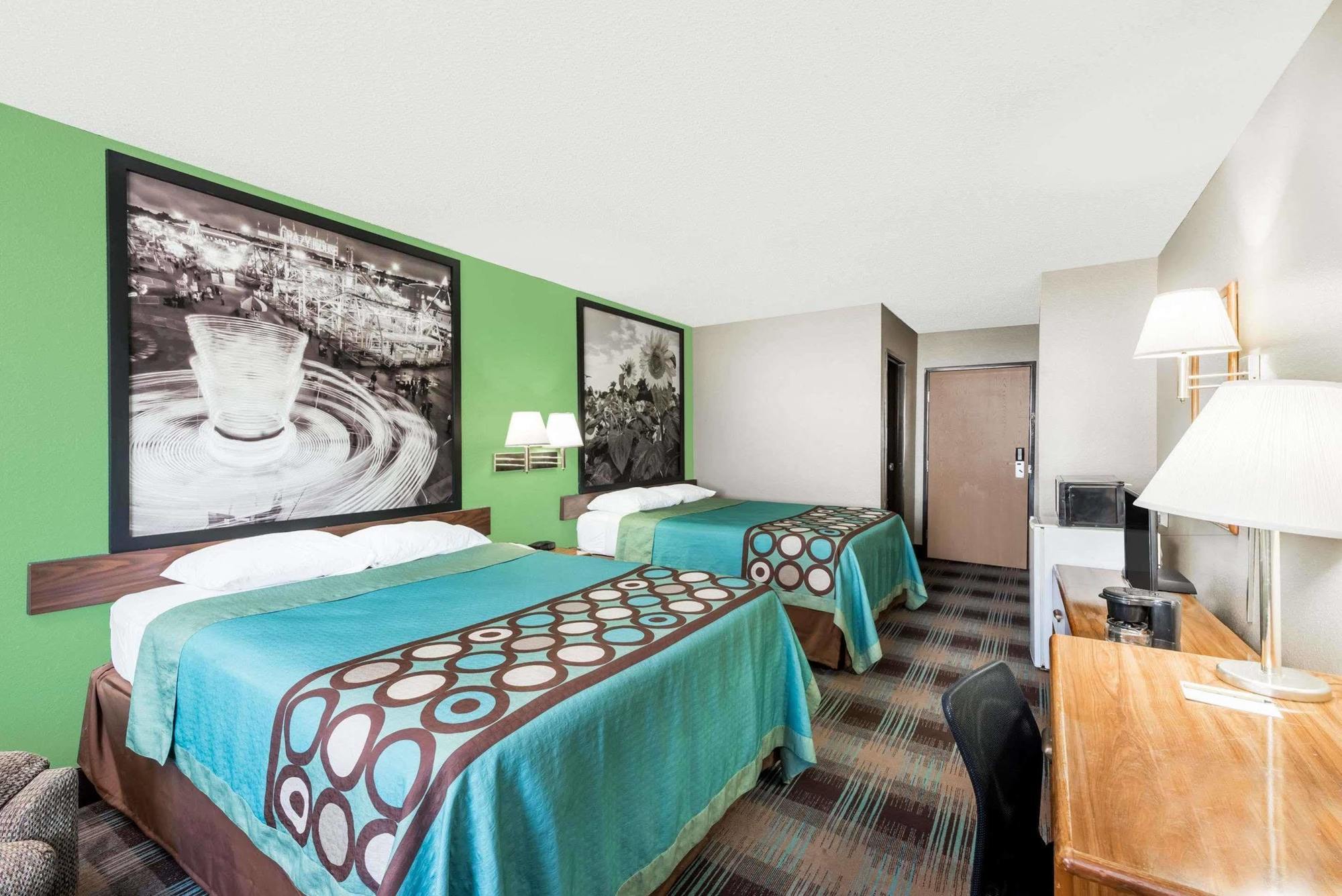 Super 8 By Wyndham Parsons Motel ภายนอก รูปภาพ
